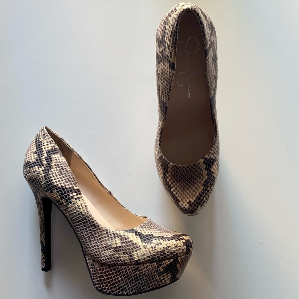 Jessica Simpson Pumps - Picture 6 of 16